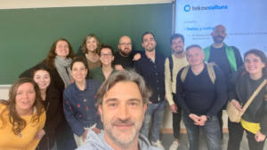 Foto de grupo da sesión impartida por André Garrido, responsable da empresa Teknecultura, sobre análise de datos no sector cultural